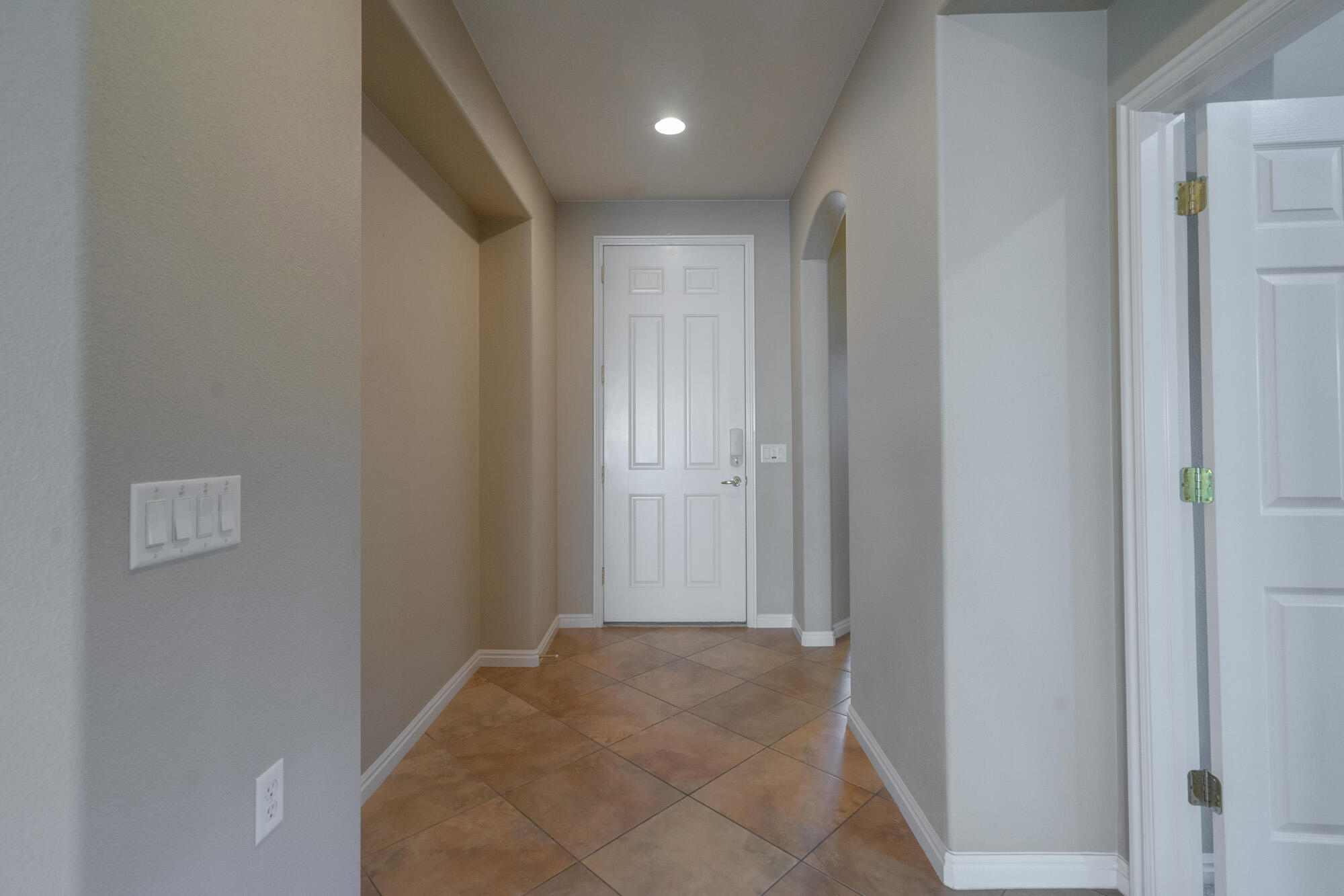 1830 W Heatherglen DR