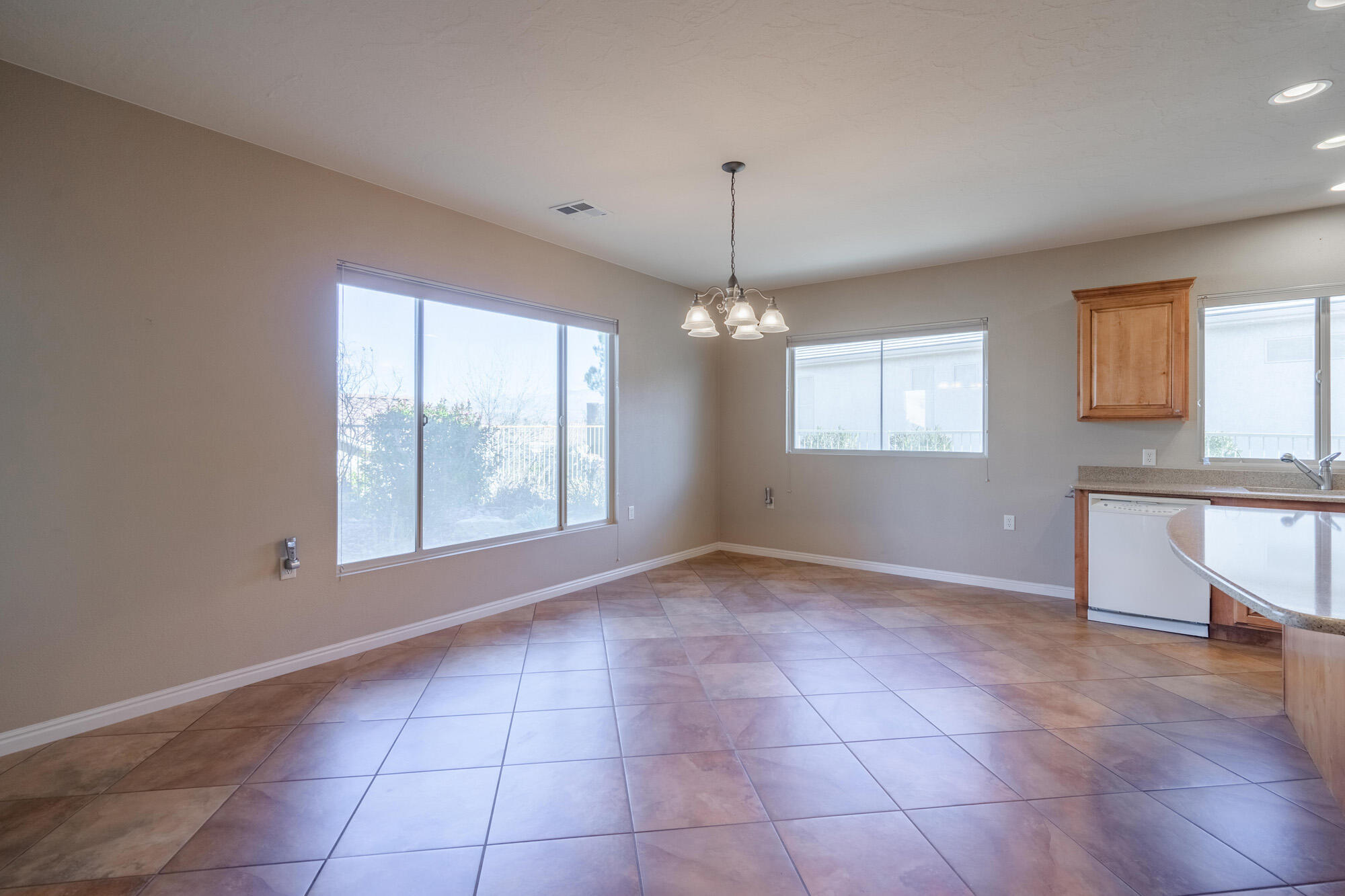 1830 W Heatherglen DR