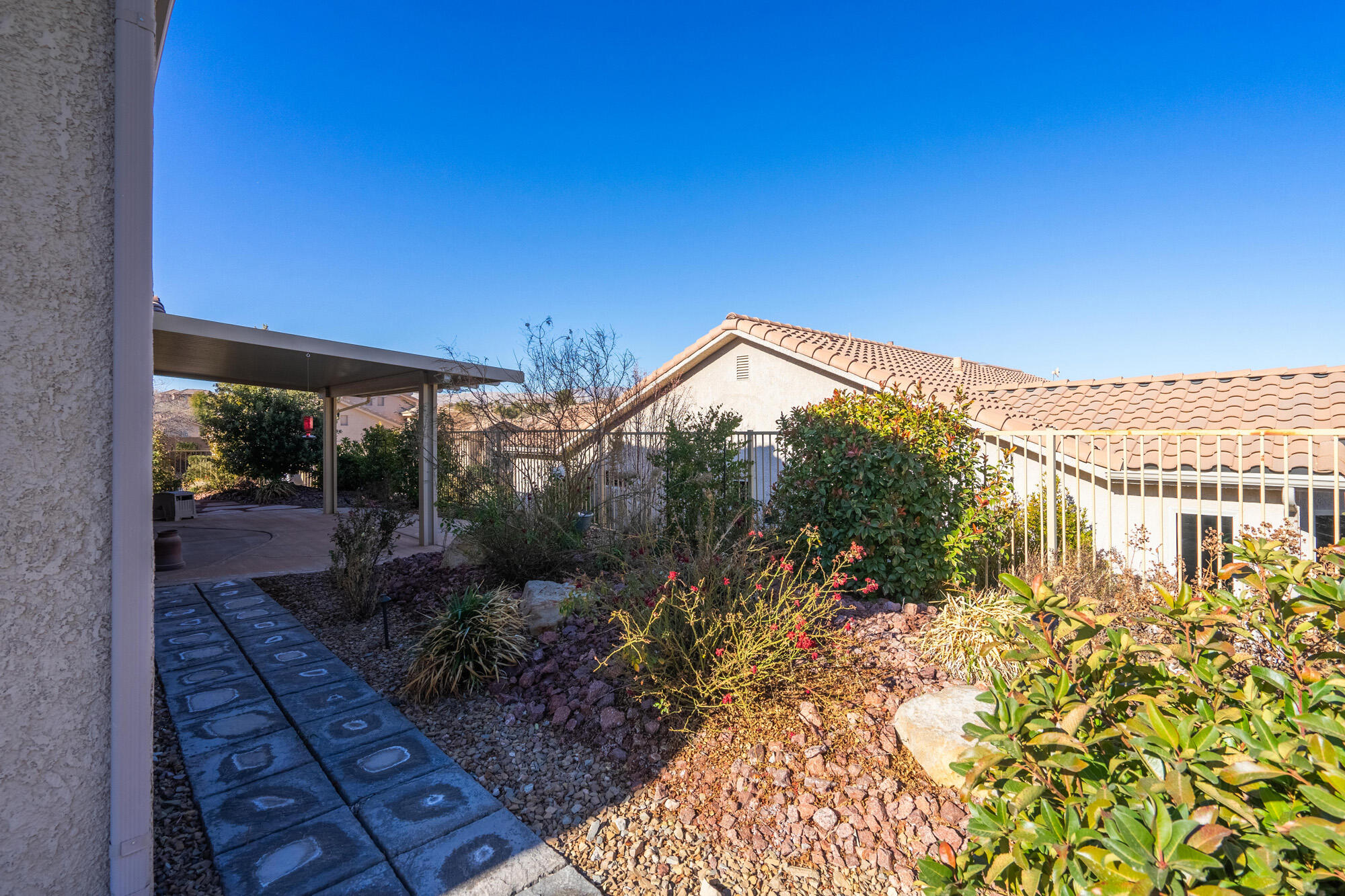 1830 W Heatherglen DR