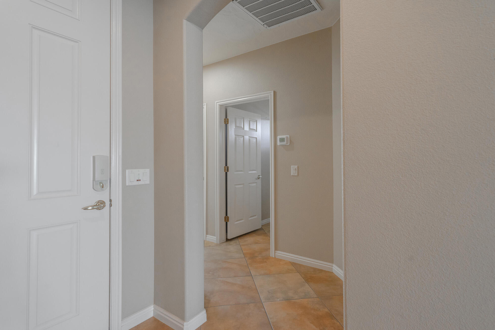 1830 W Heatherglen DR