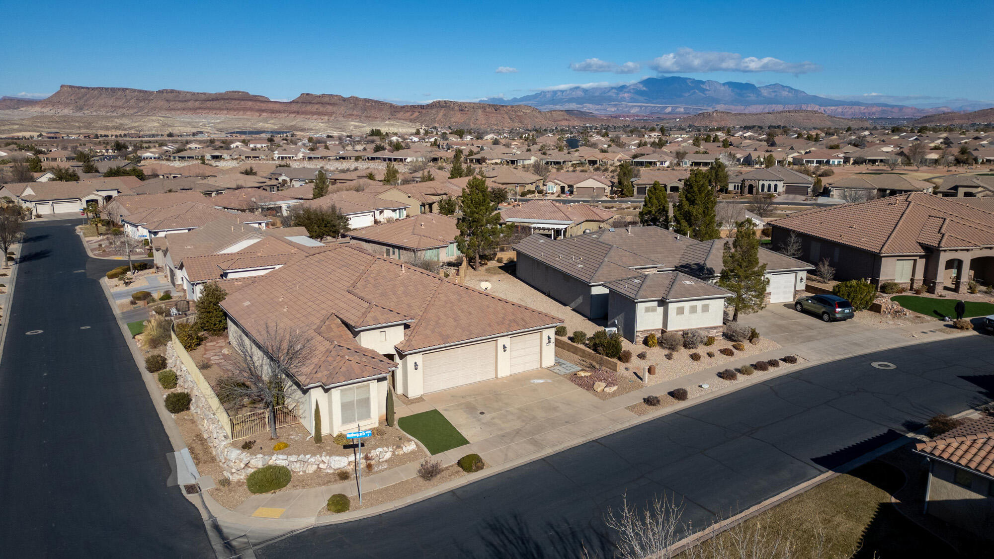 1830 W Heatherglen DR