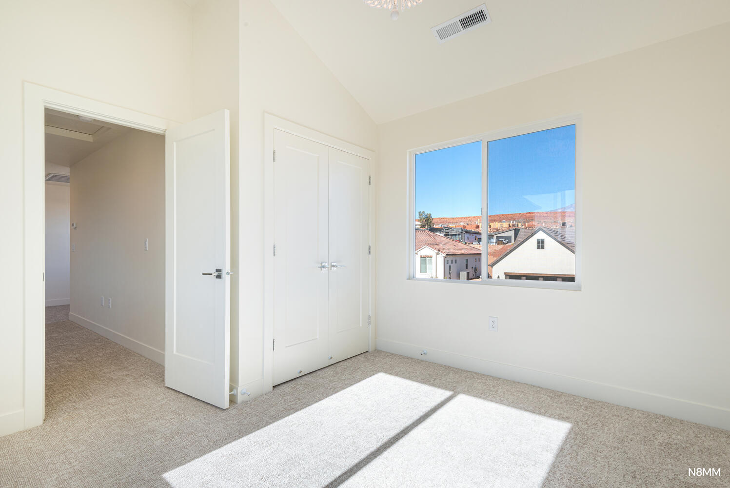 2914 E CHAPMAN CIR