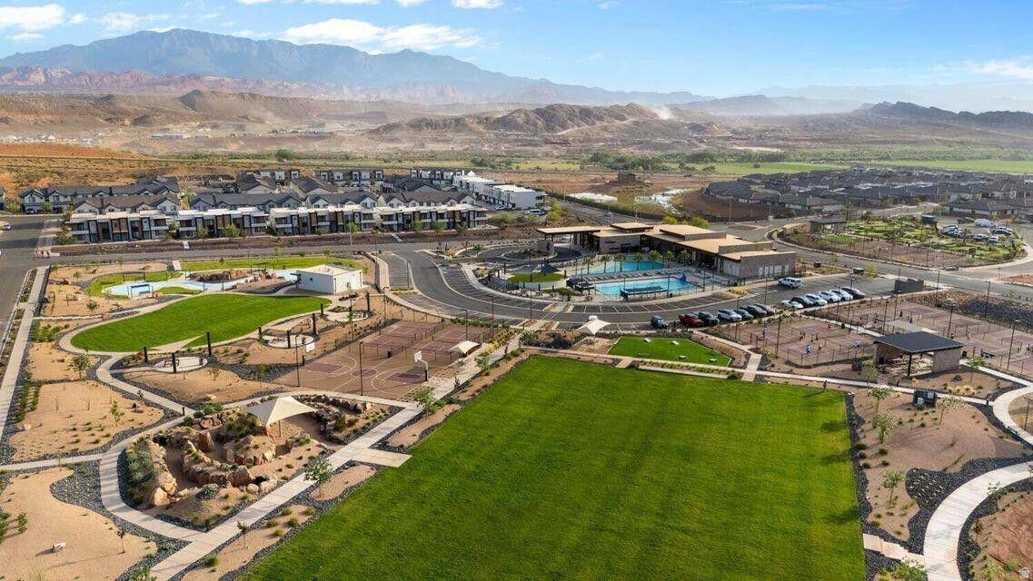 2210 S Wolverine Way 2527