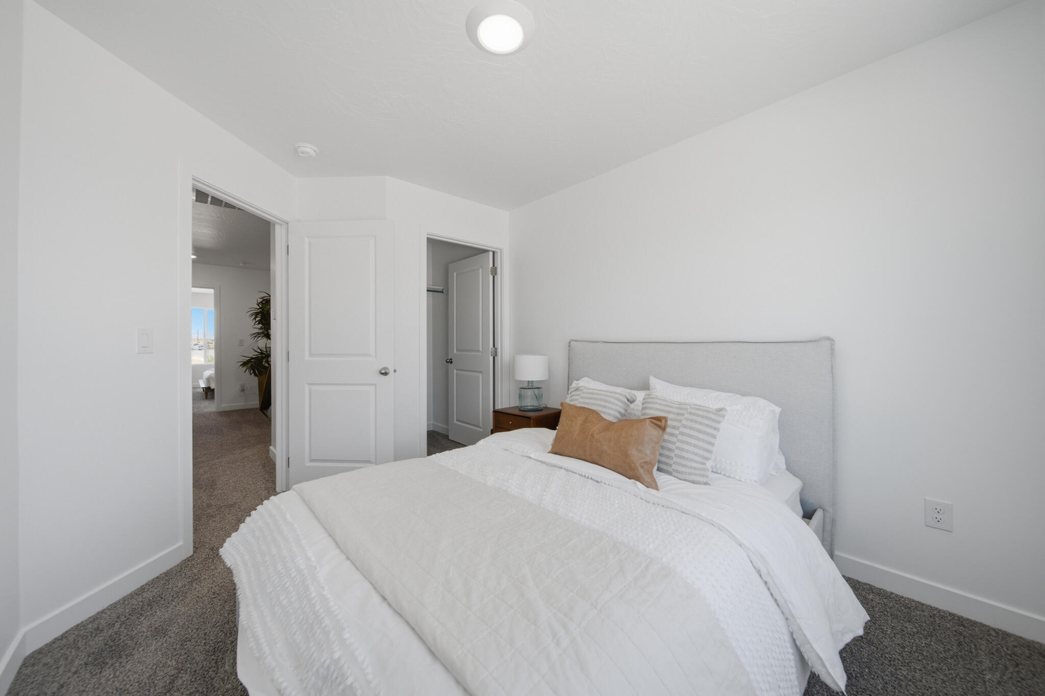 2210 S Wolverine Way 2527