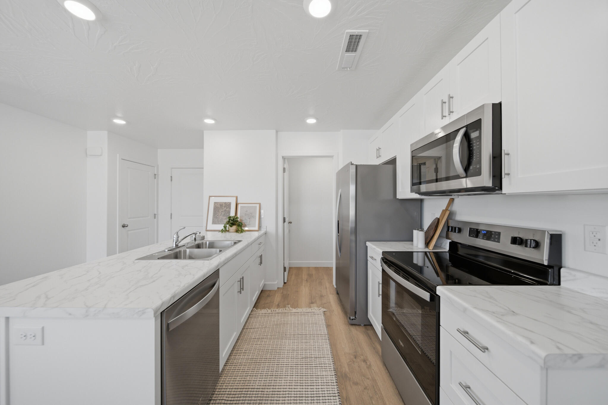 2210 S Wolverine Way 2527