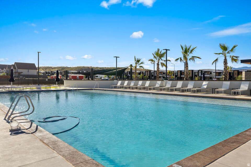 2210 S Wolverine Way 2527