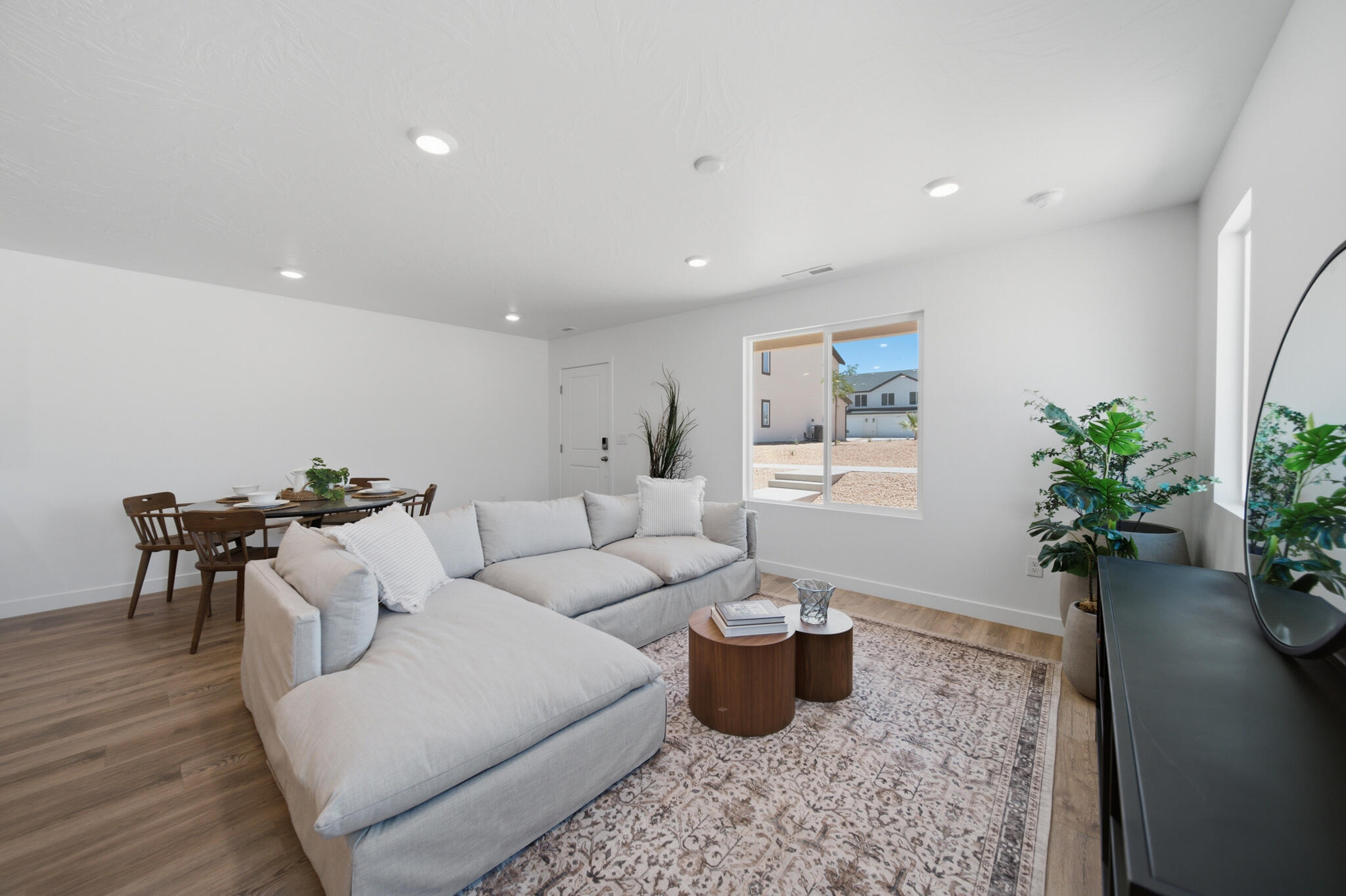 2210 S Wolverine Way 2527