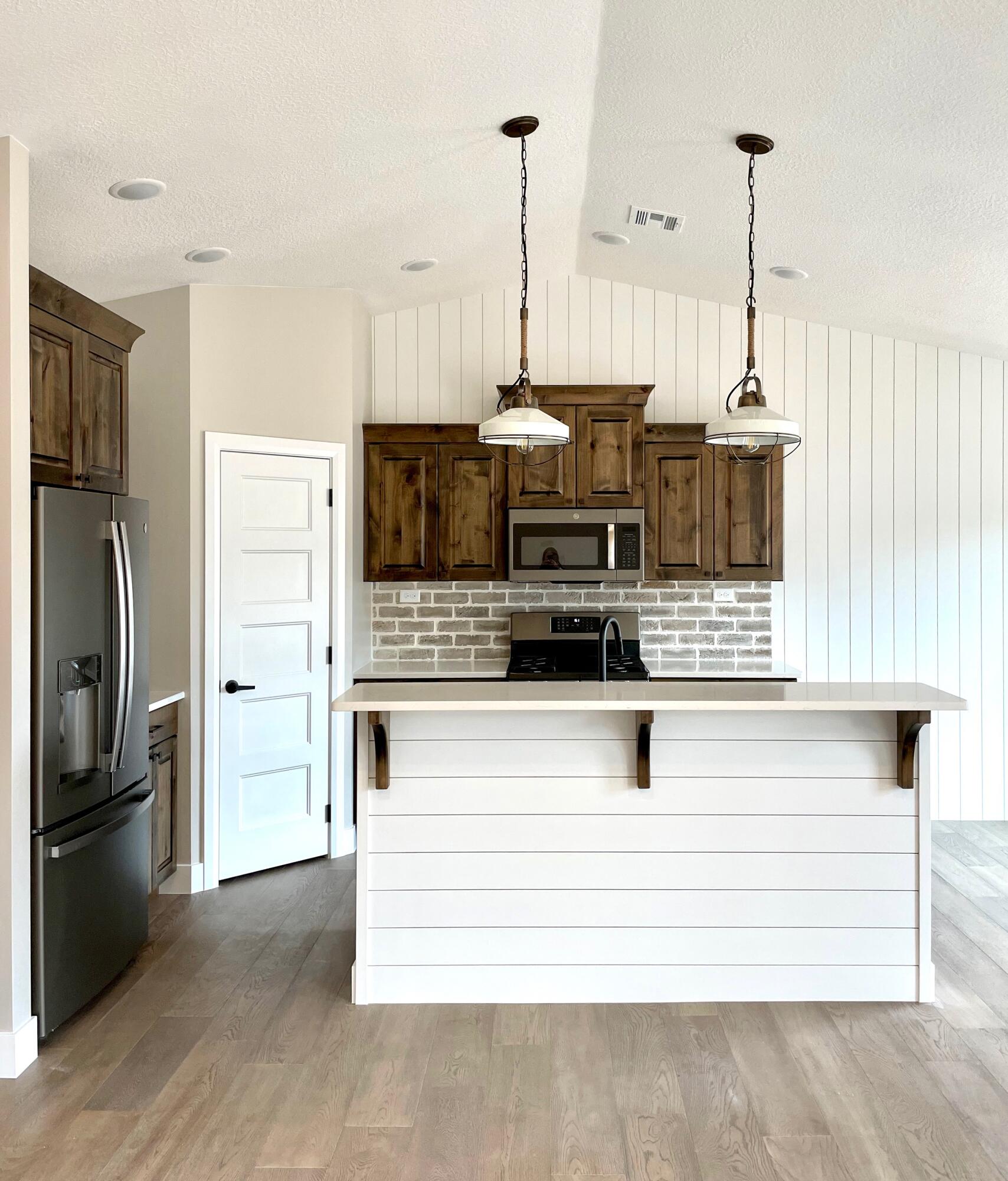 176 N Strathmore LN, (Lot 26) (Lot 26)