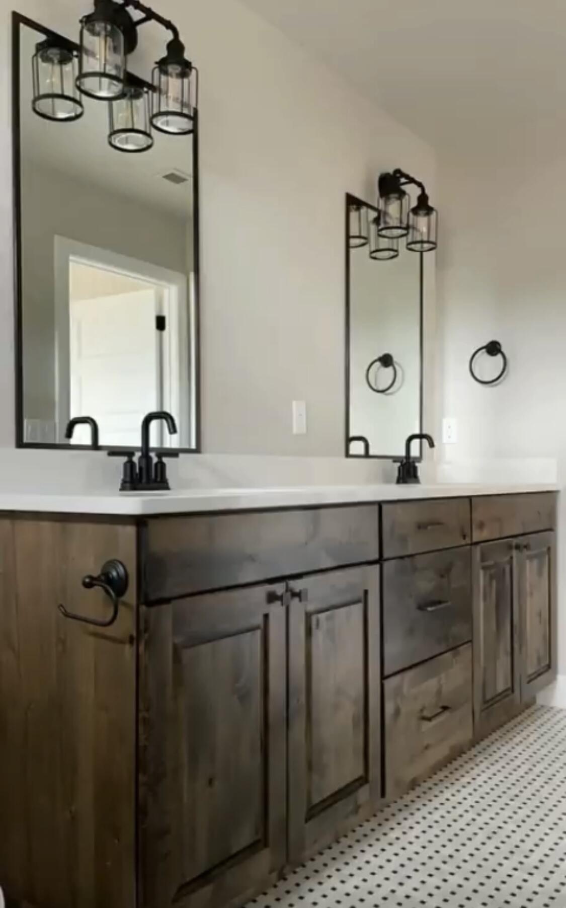 176 N Strathmore LN, (Lot 26) (Lot 26)