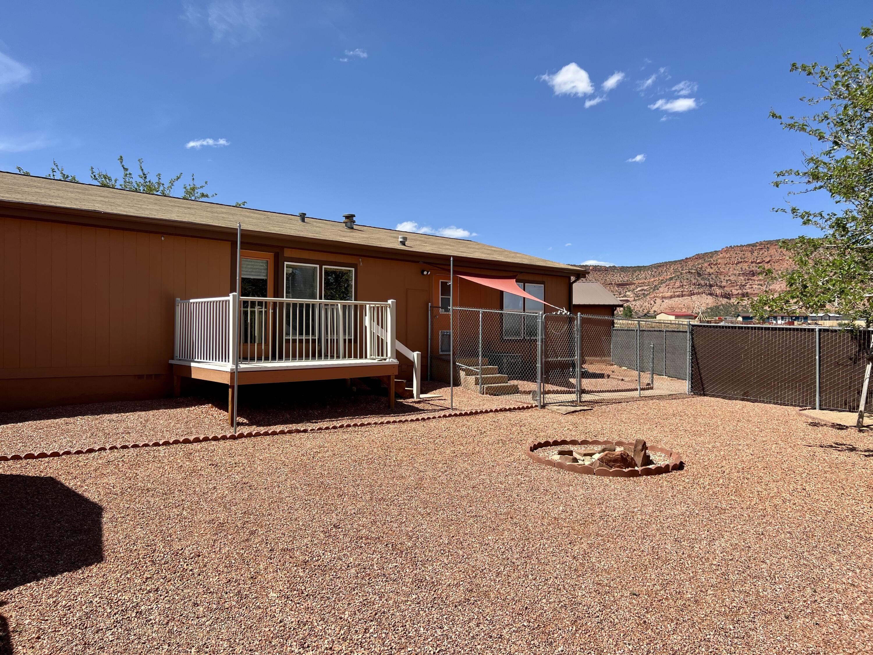 1375 S Desert View DR