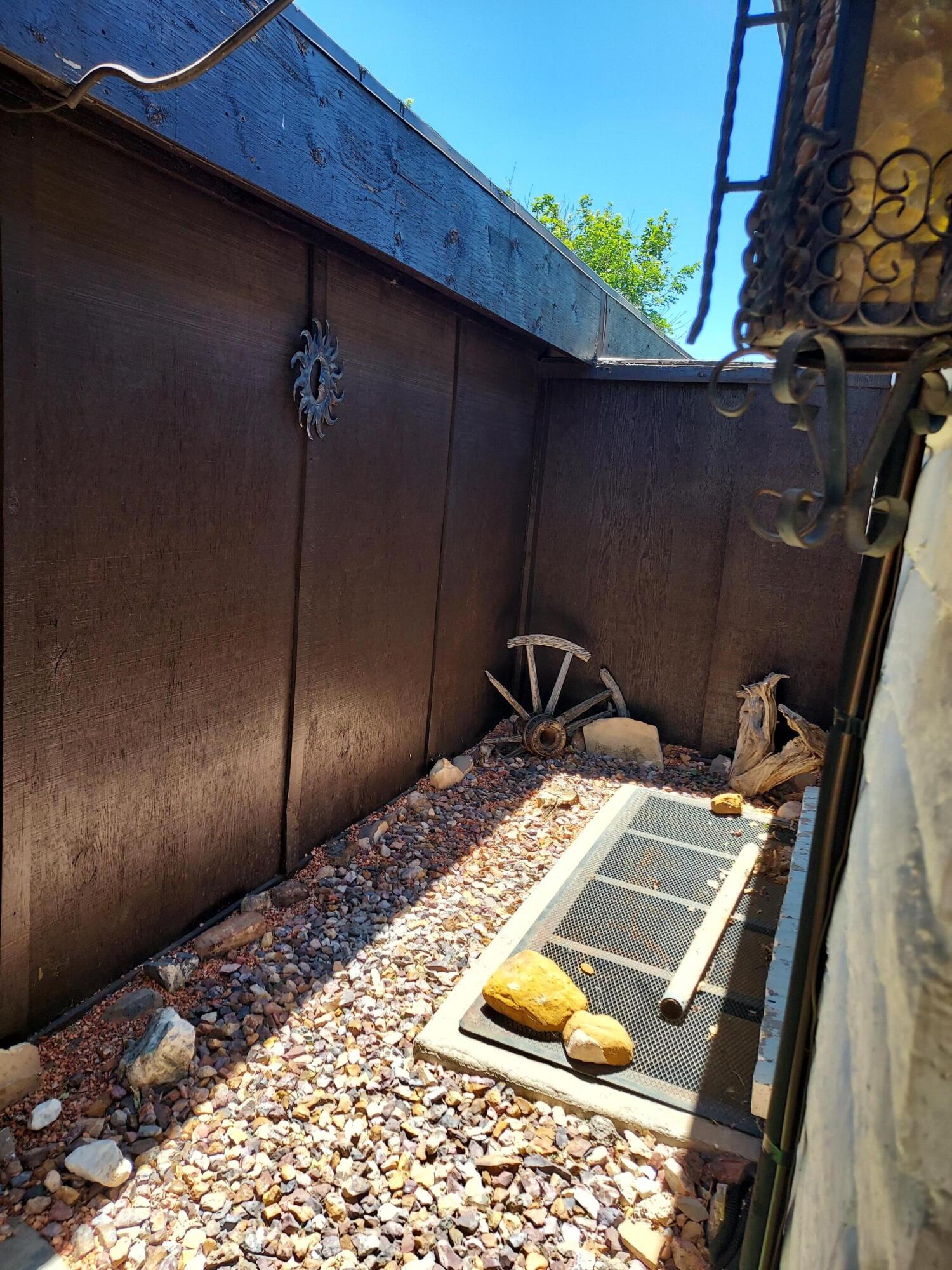 907 S Three Fountains DR