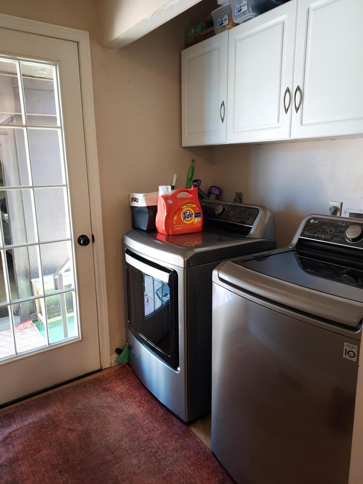 907 S Three Fountains DR