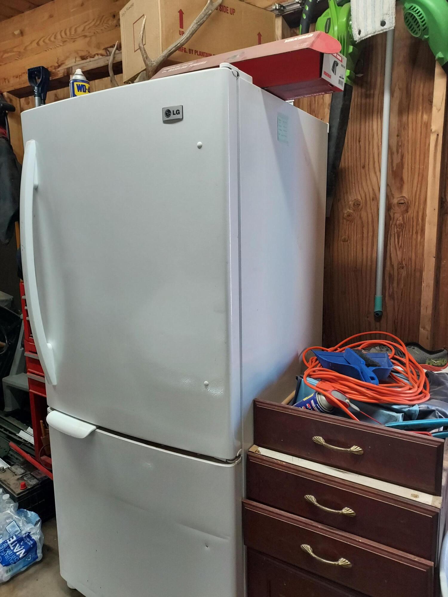 907 S Three Fountains DR