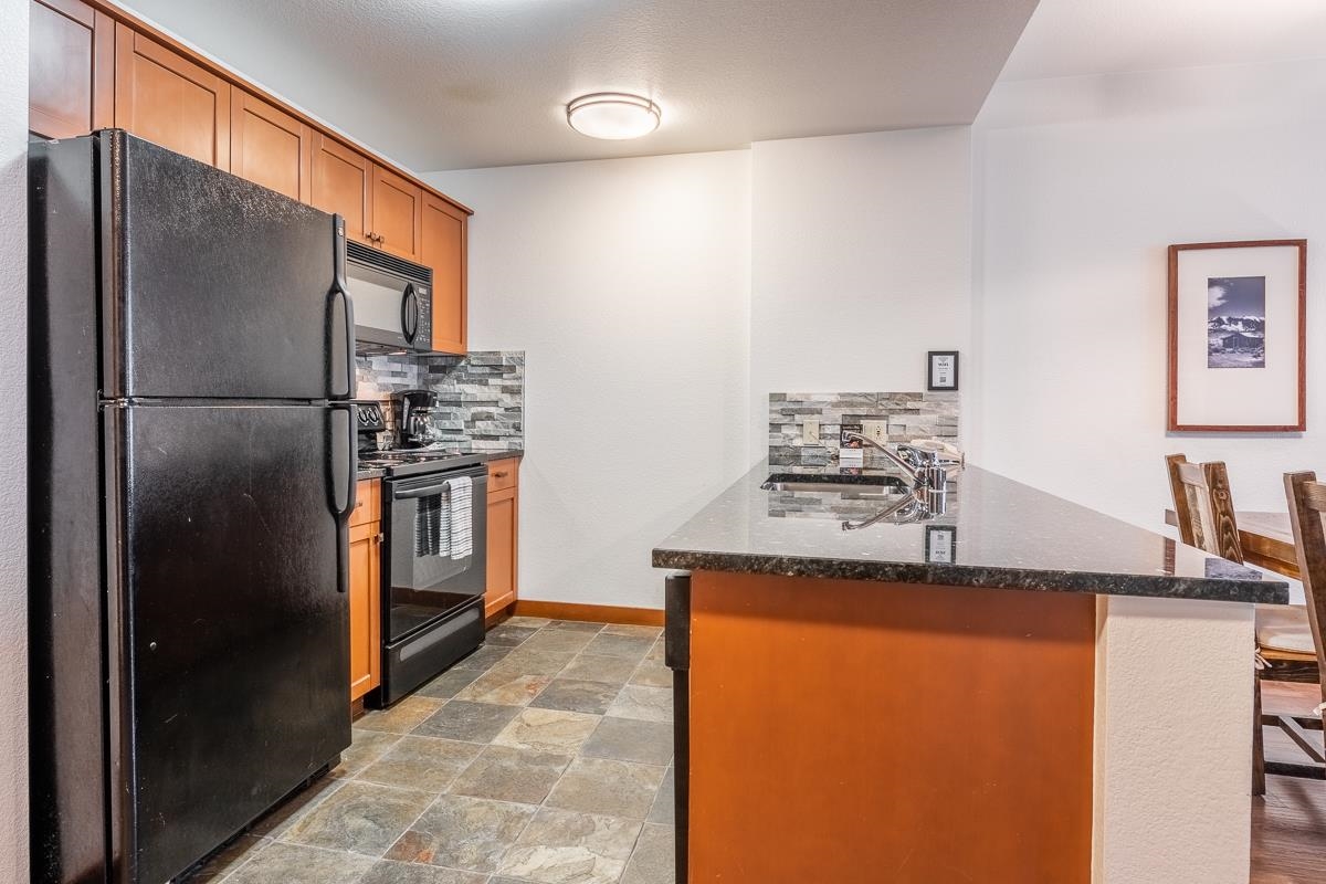 100 Canyon Blvd #3307 Unit: Lincoln House #3307