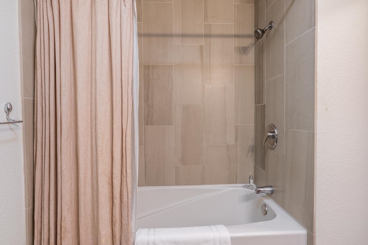 100 Canyon Blvd #3307 Unit: Lincoln House #3307