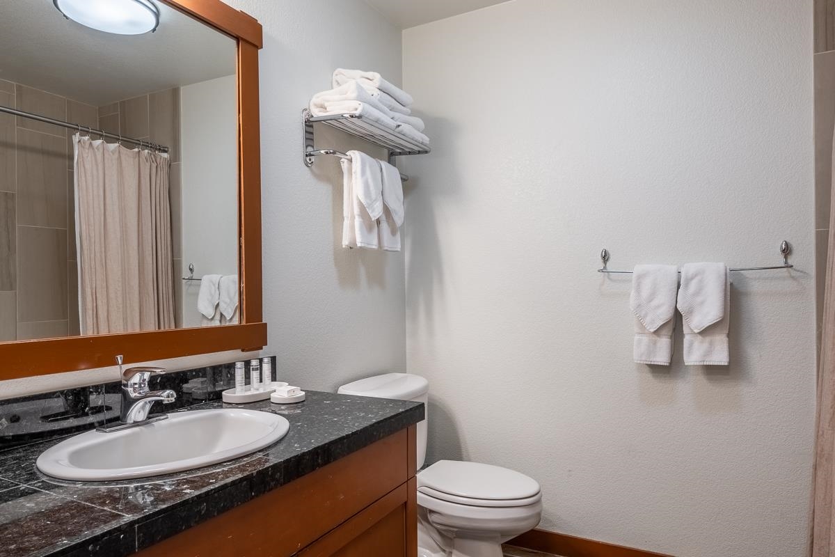 100 Canyon Blvd #3307 Unit: Lincoln House #3307