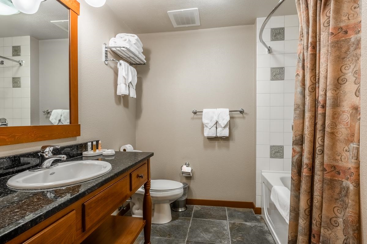 1111 Forest Trail #1204 Unit: Grand Sierra Lodge #1204