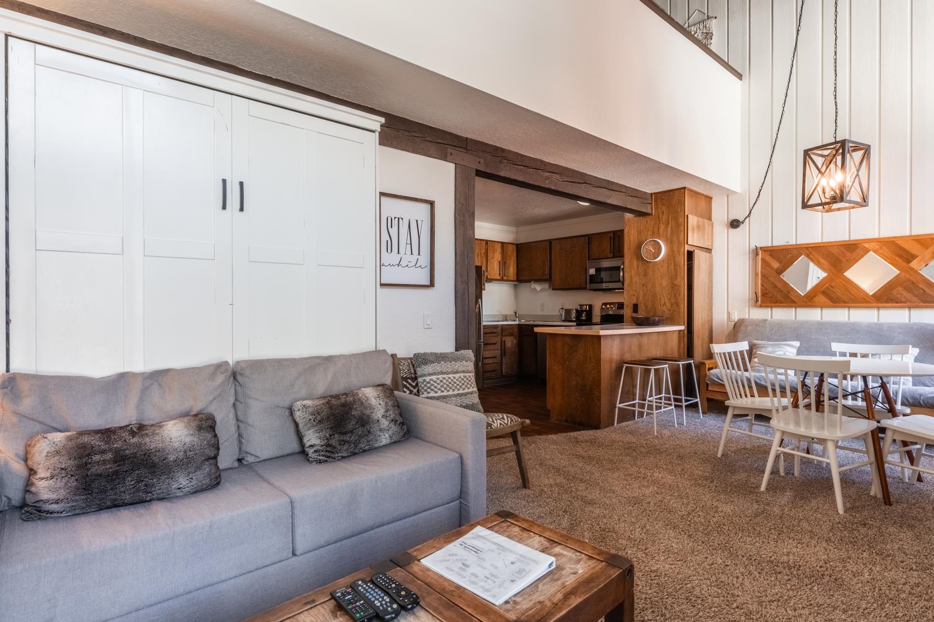 248 Mammoth Slopes #56 Dr Unit: Mammoth Ski and Racquet #56