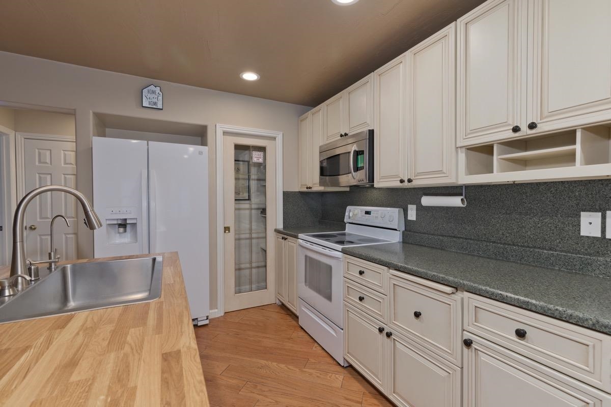 1629 Majestic Pines Dr Unit: Bigwood #94