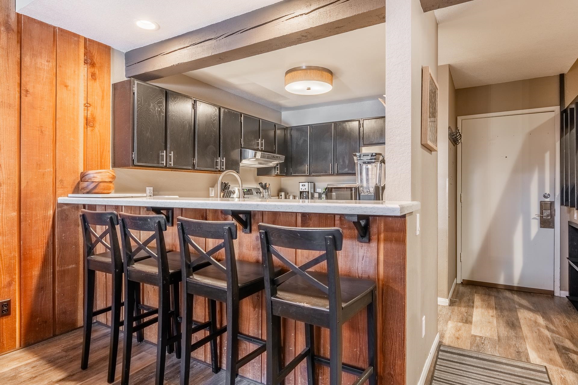 248 Mammoth Slopes Dr #122 Unit: Mammoth Ski and Racquet #122