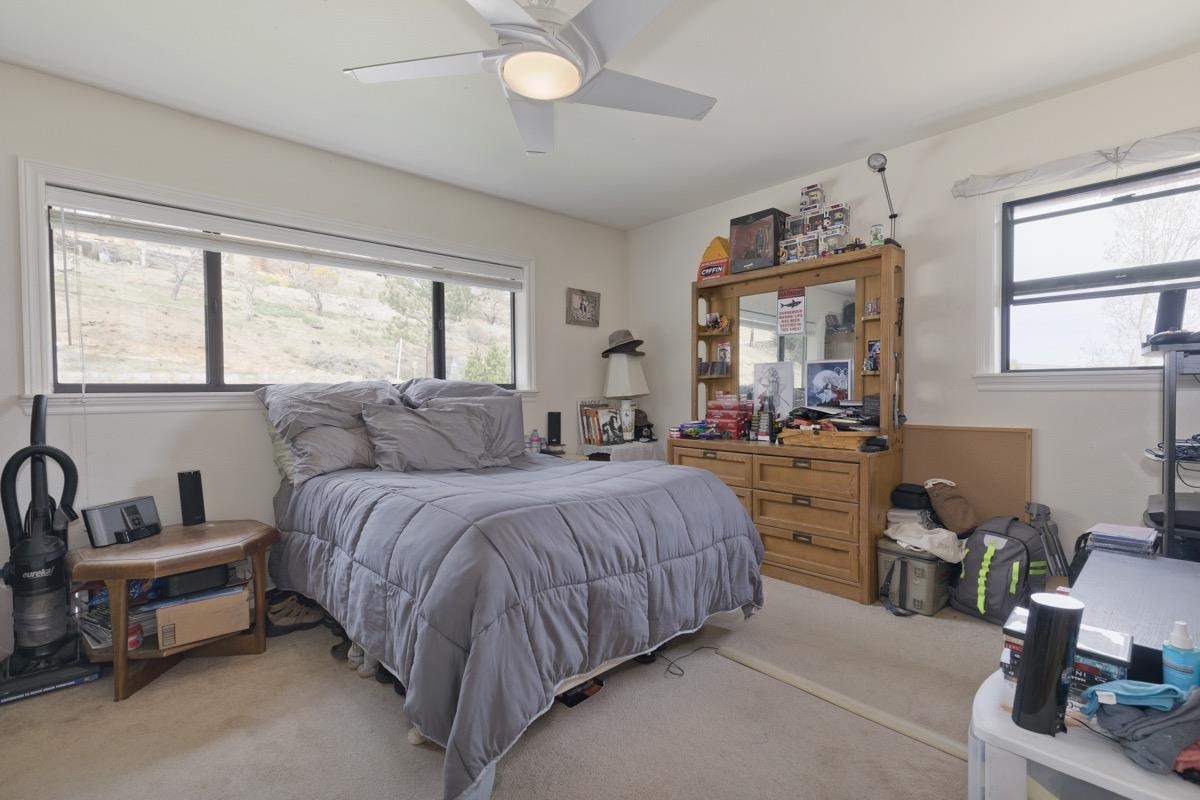 653 Mountain View Dr