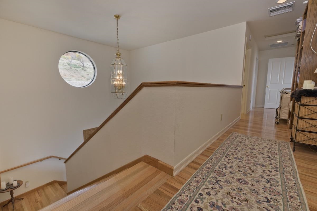 653 Mountain View Dr