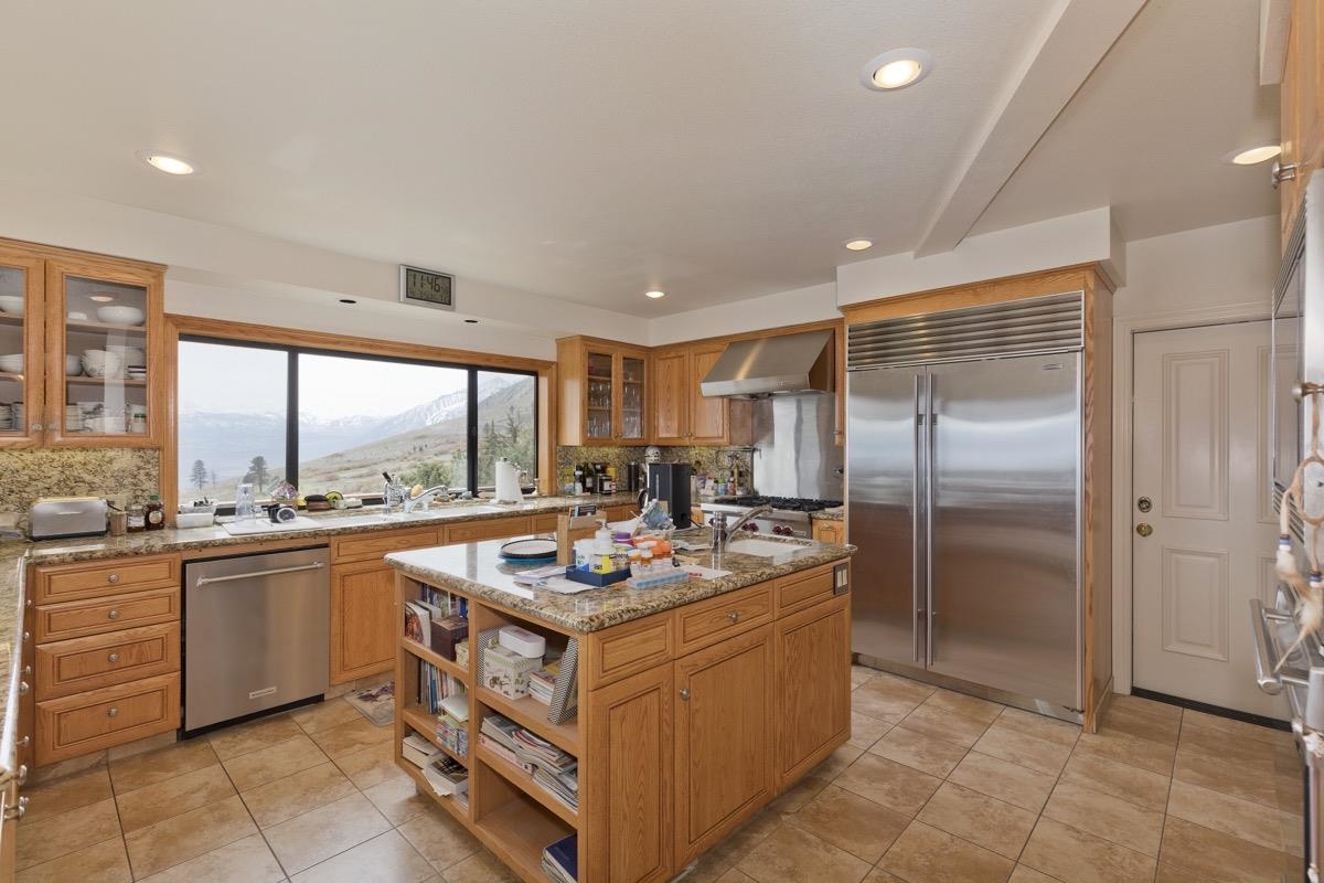 653 Mountain View Dr