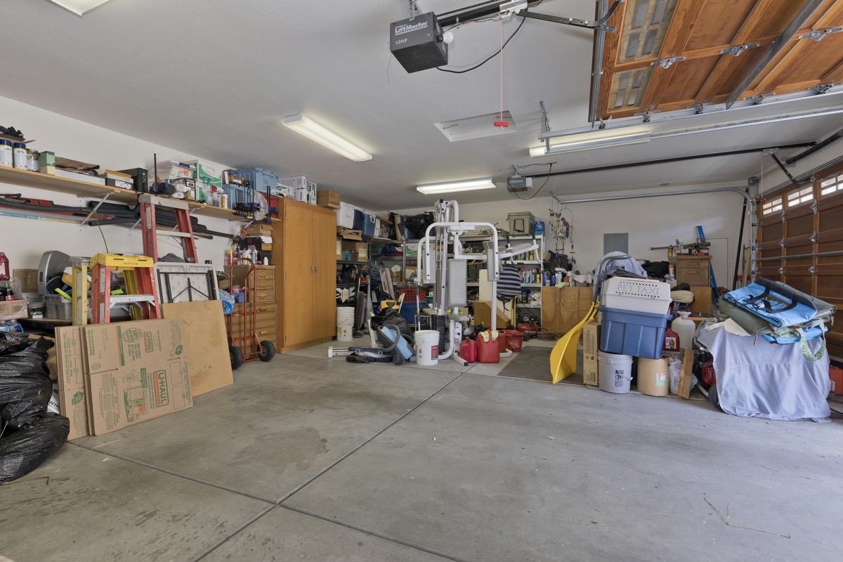 653 Mountain View Dr