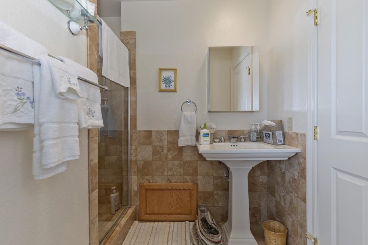 653 Mountain View Dr