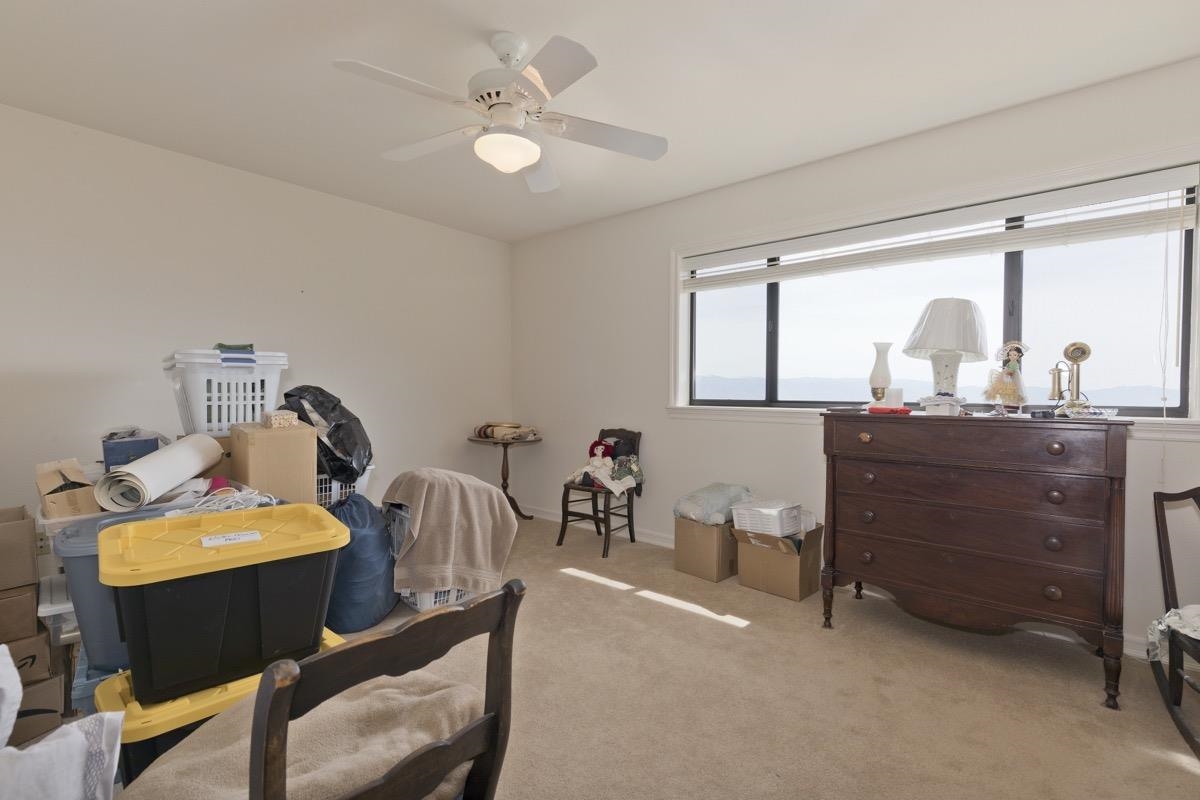 653 Mountain View Dr