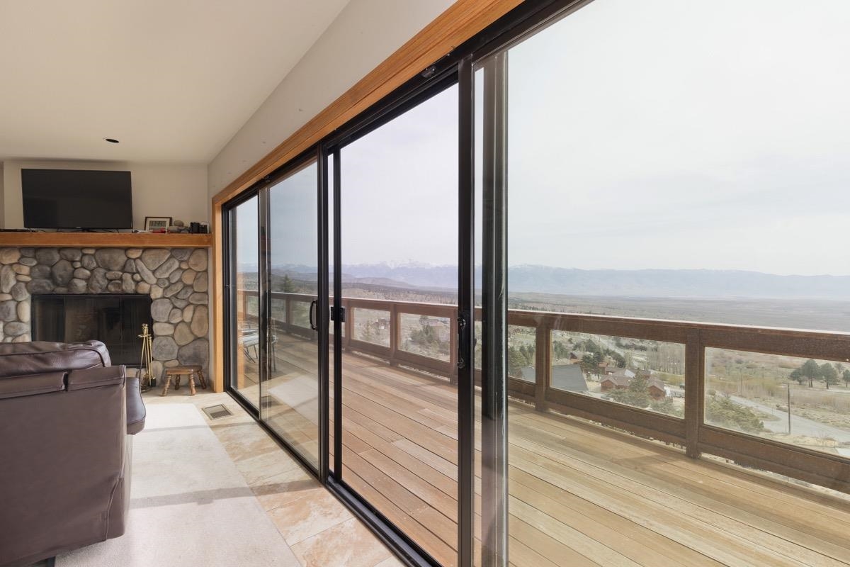 653 Mountain View Dr