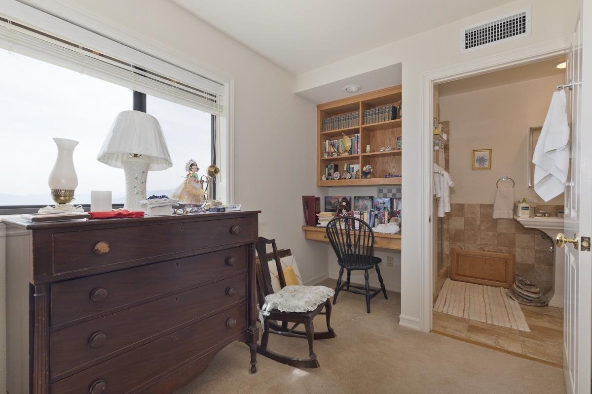 653 Mountain View Dr