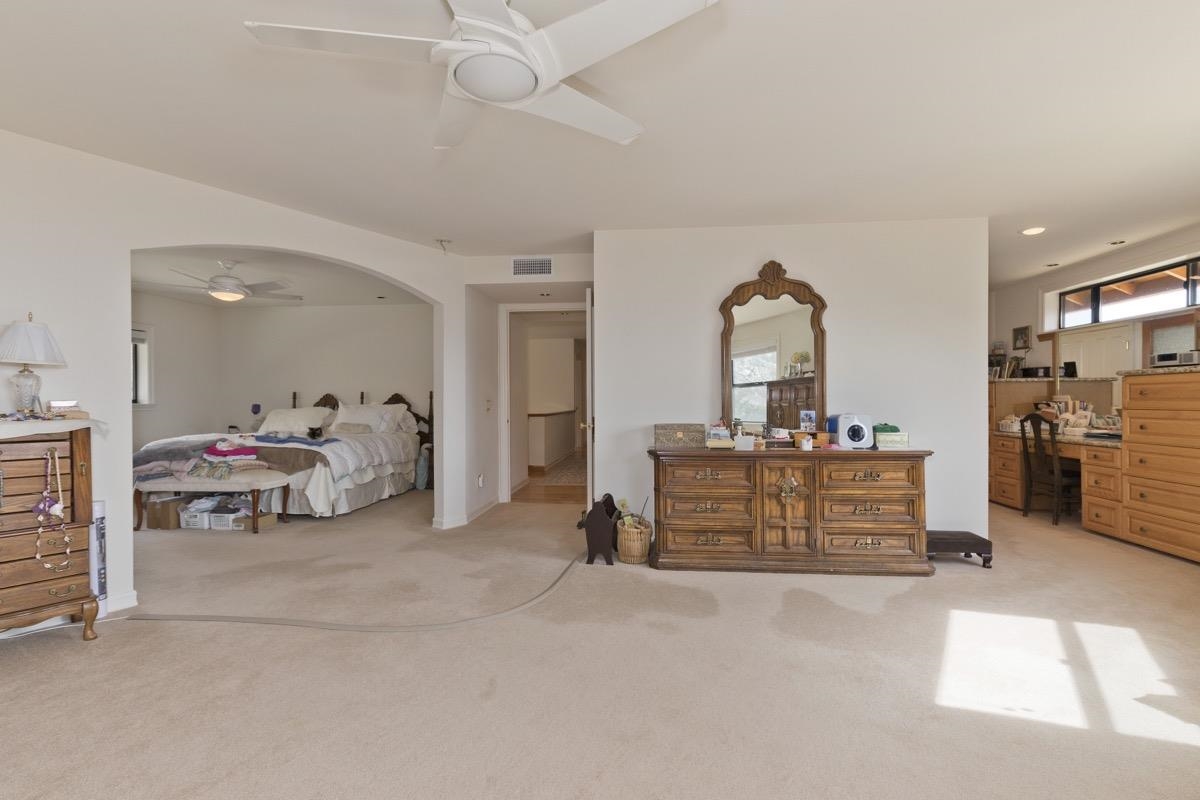 653 Mountain View Dr