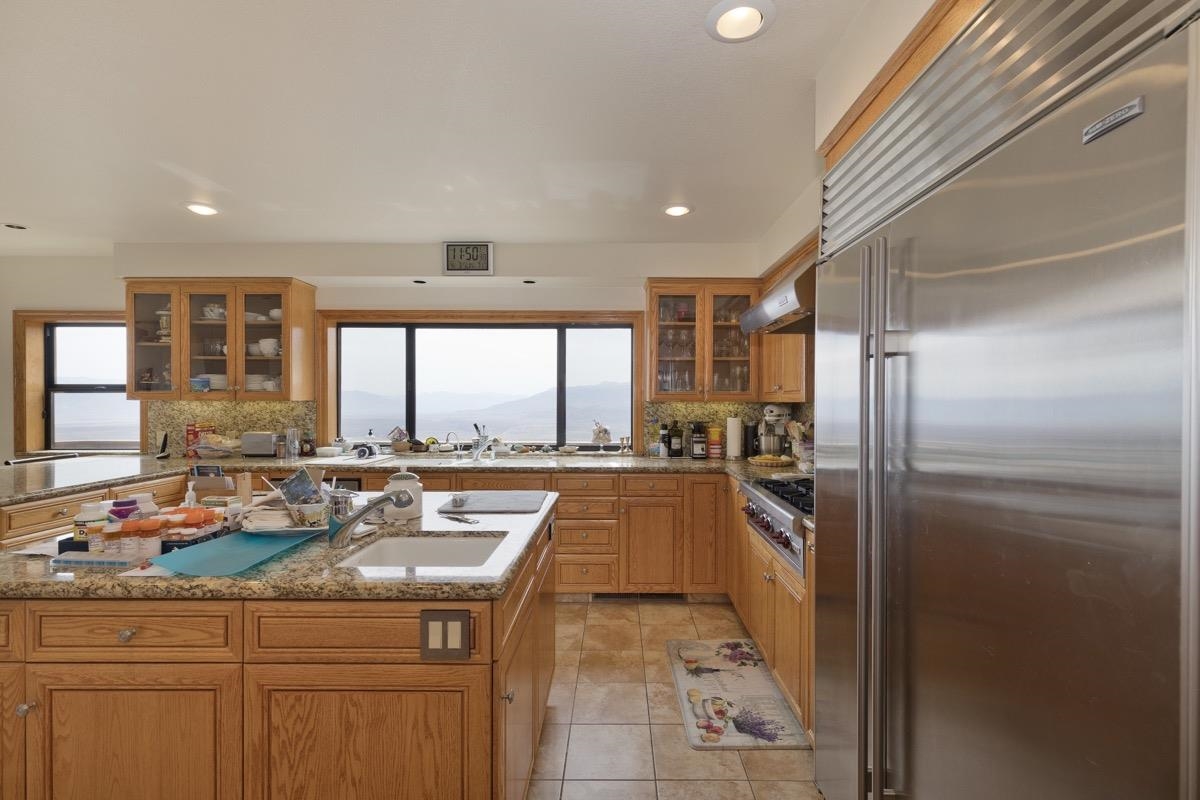 653 Mountain View Dr