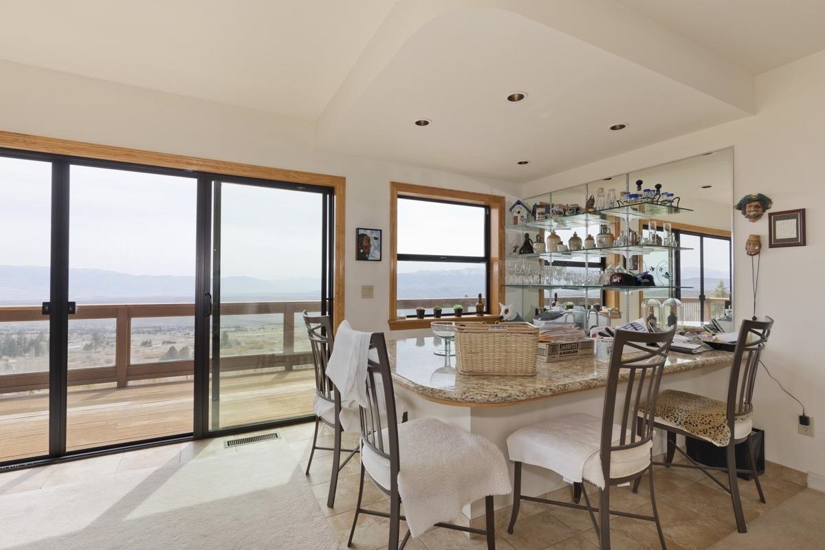 653 Mountain View Dr