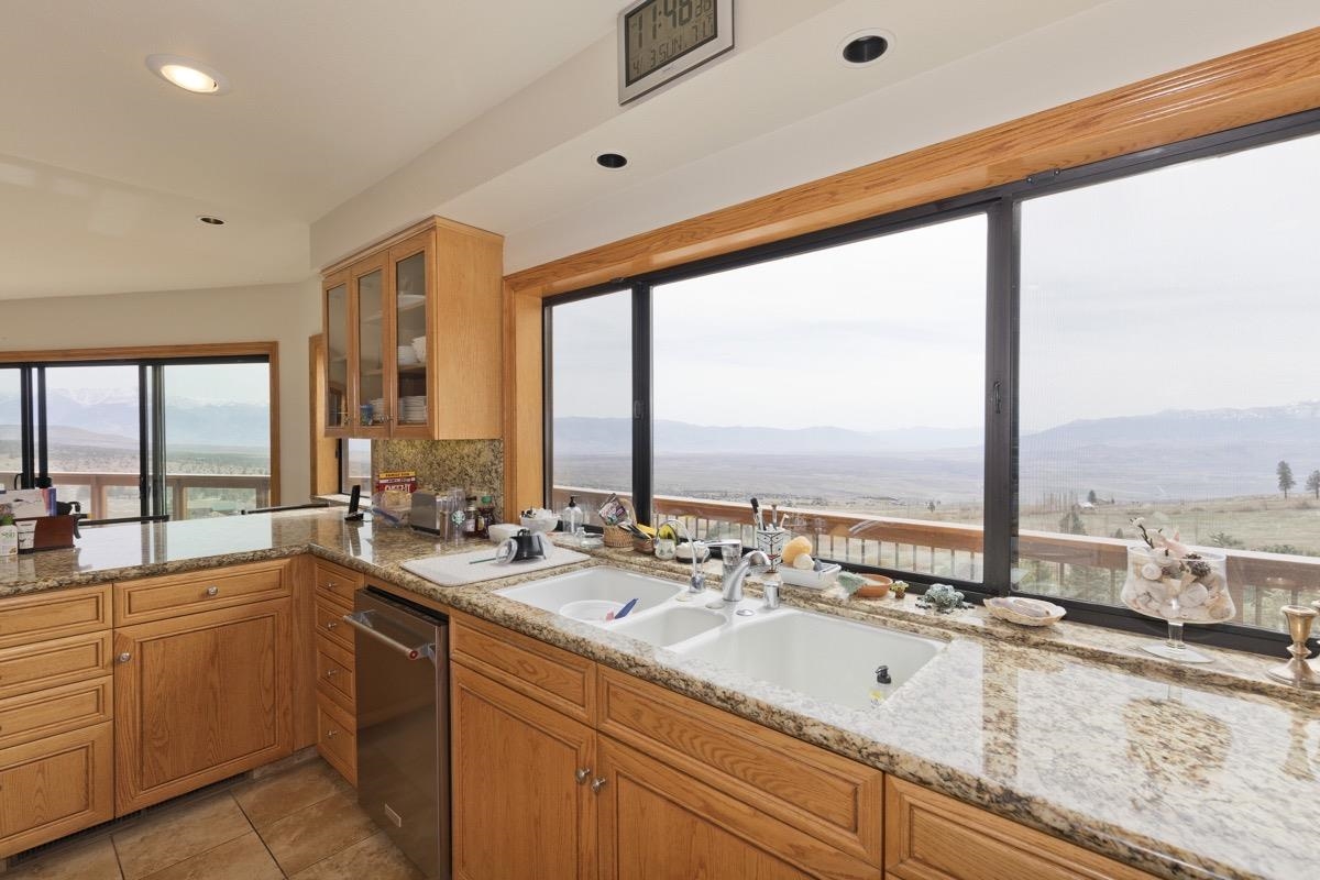 653 Mountain View Dr