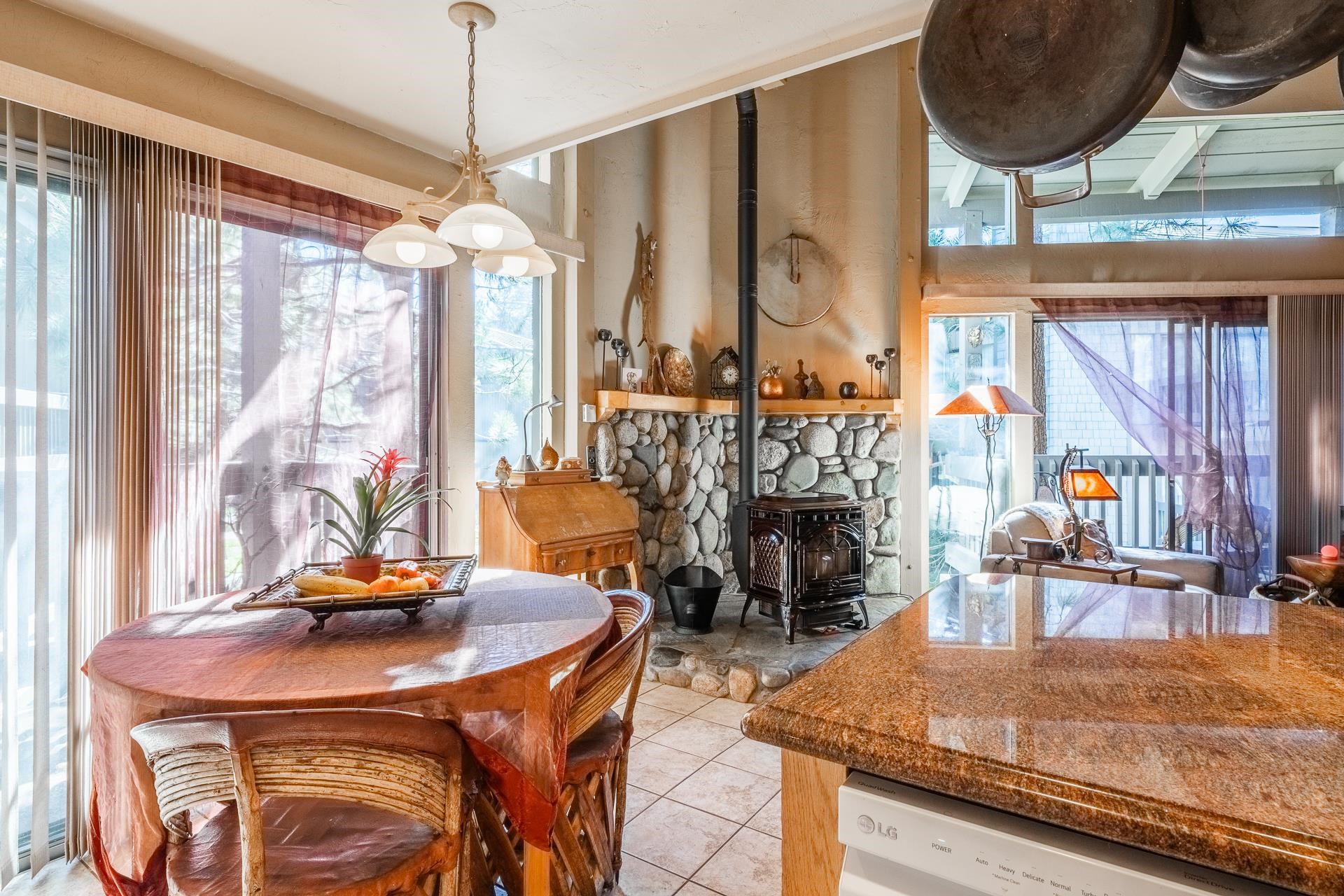 286 Old Mammoth Road #8 Unit: Sierra Park Villas #8