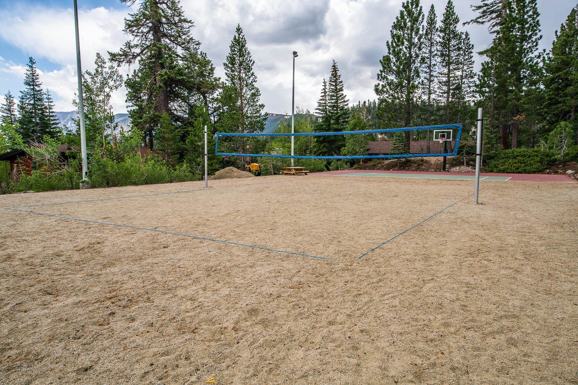 248 Mammoth Slopes Dr. #H-81 Unit: Mammoth Ski and Racquet