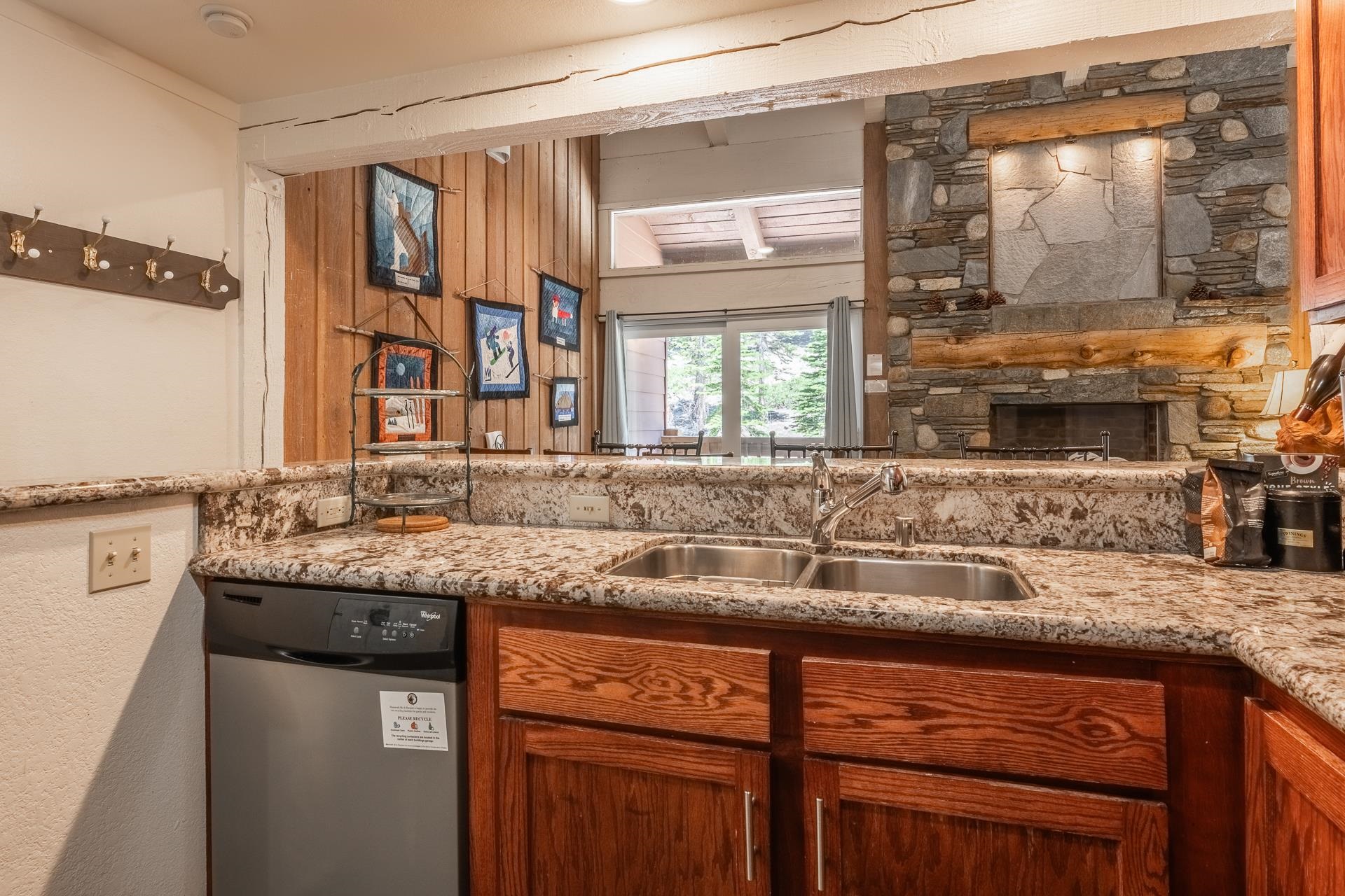 248 Mammoth Slopes Dr. #H-81 Unit: Mammoth Ski and Racquet