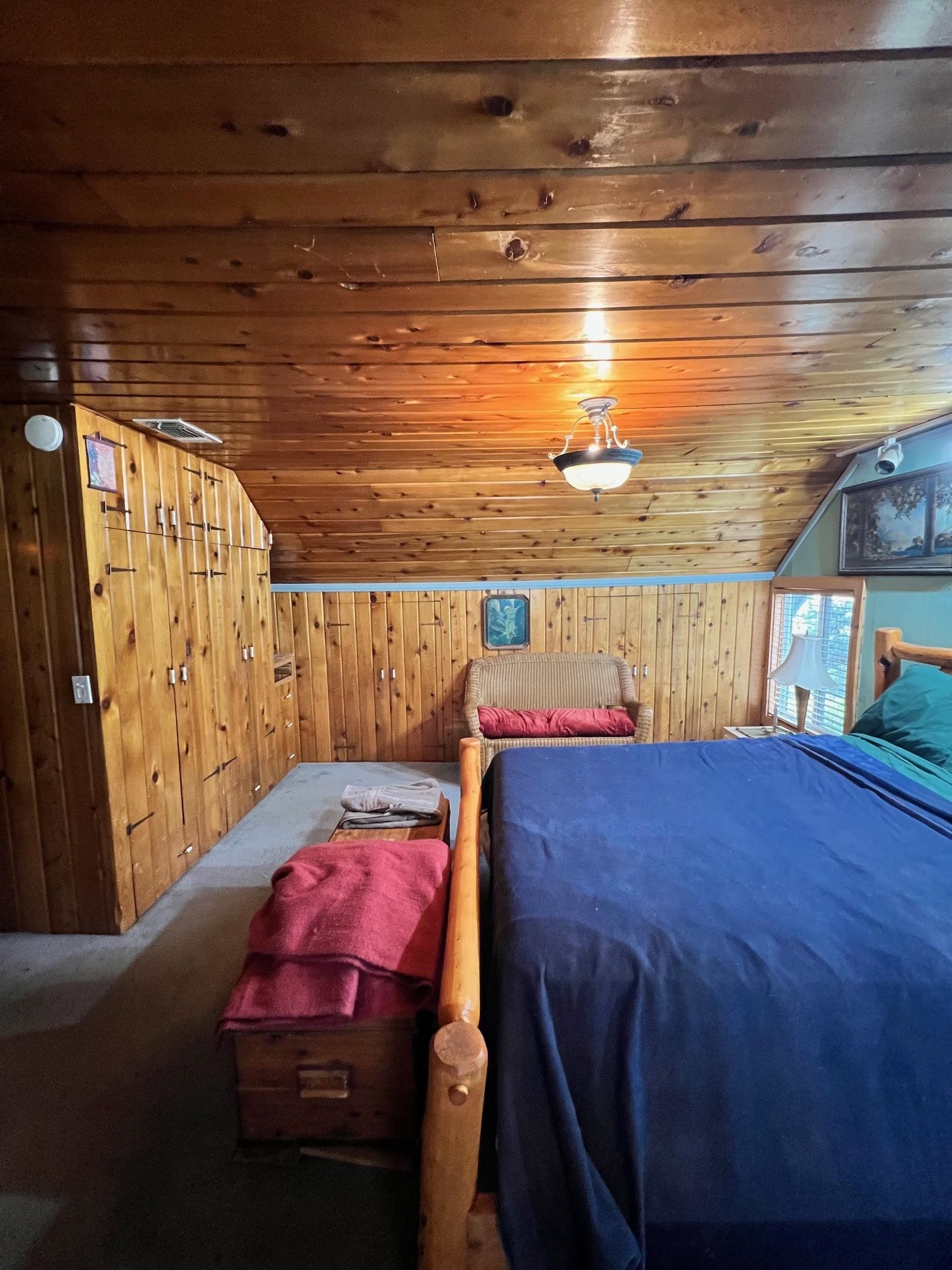 555 Juniper Dr