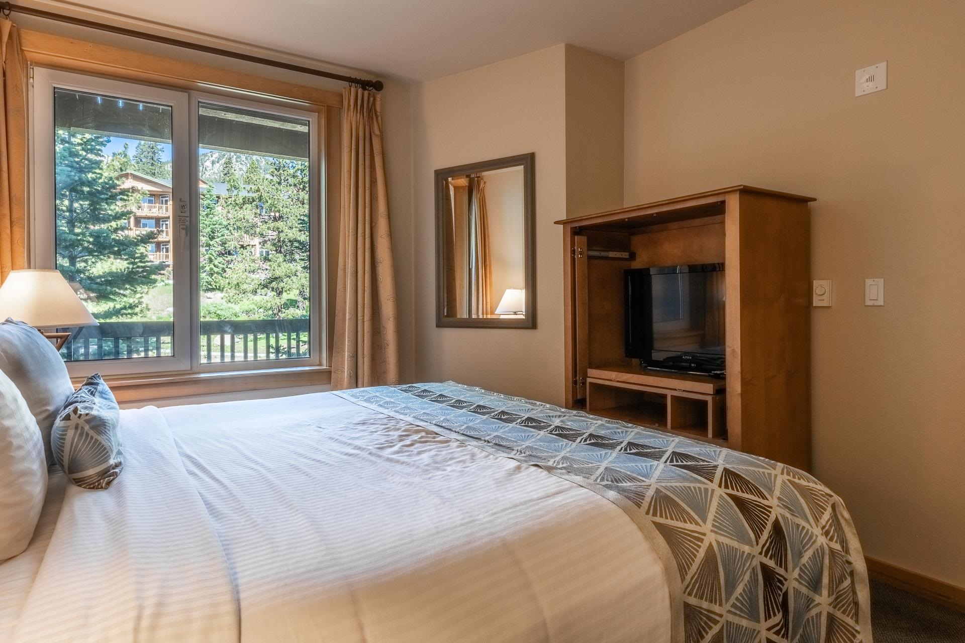 4000 Meridian Dr. #332 Unit: Juniper Springs Lodge Unit 332