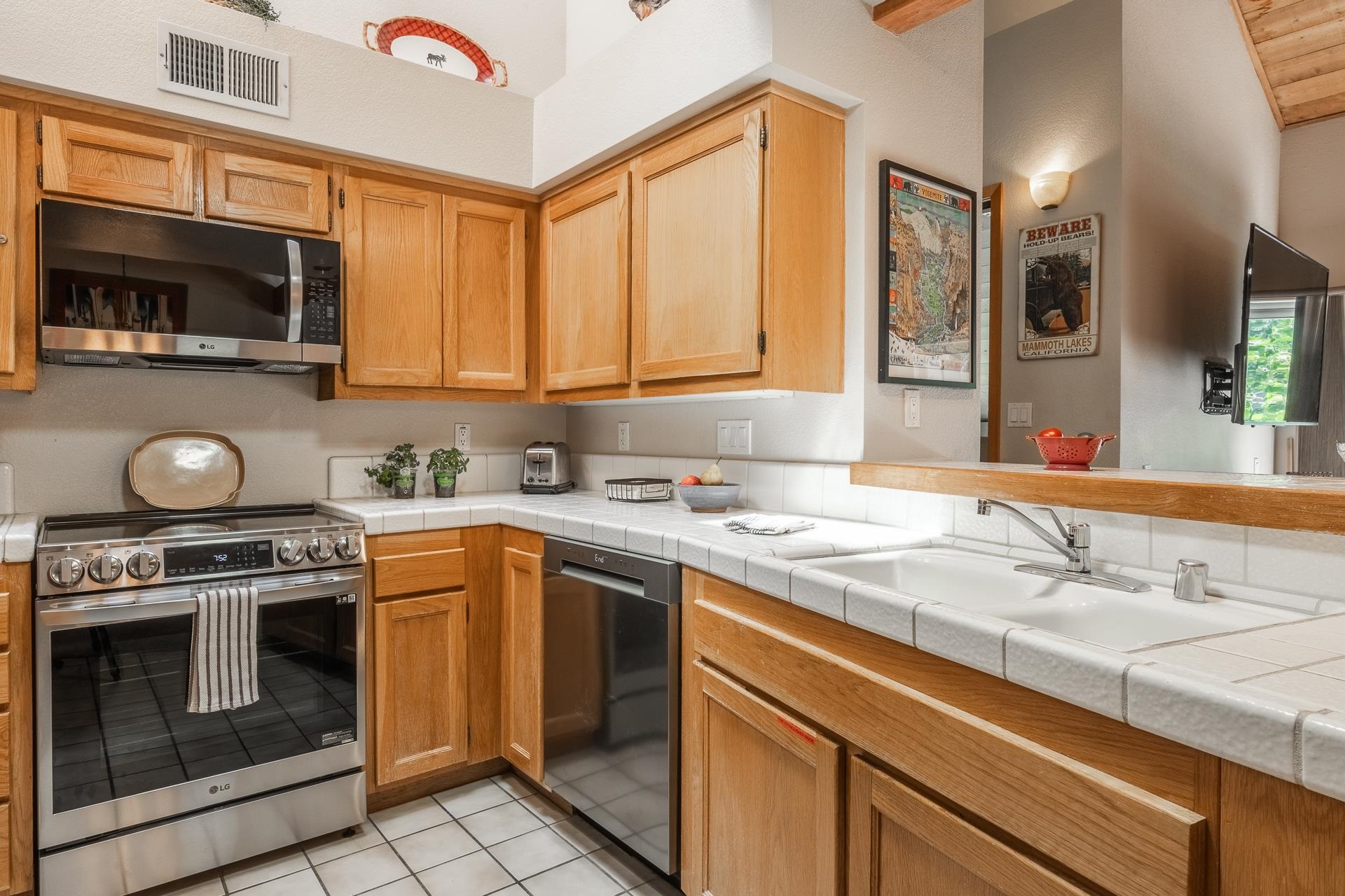 538 Golden Creek Road Unit: Snowcreek IV #538