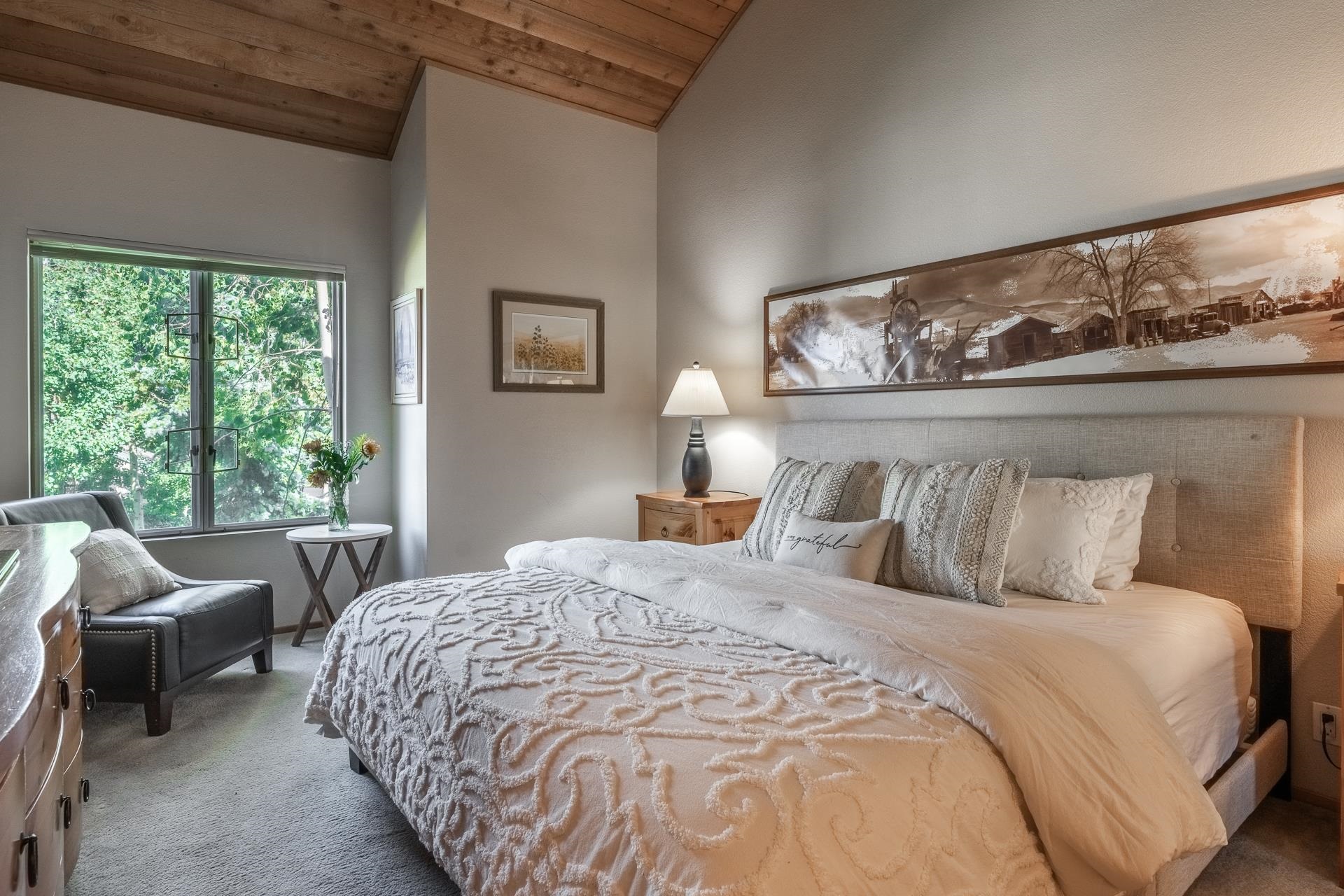 538 Golden Creek Road Unit: Snowcreek IV #538
