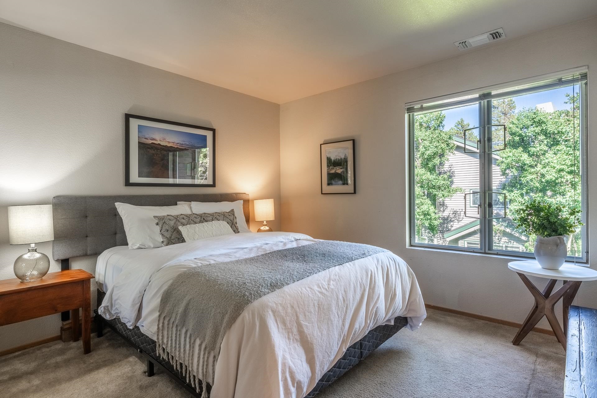 538 Golden Creek Road Unit: Snowcreek IV #538