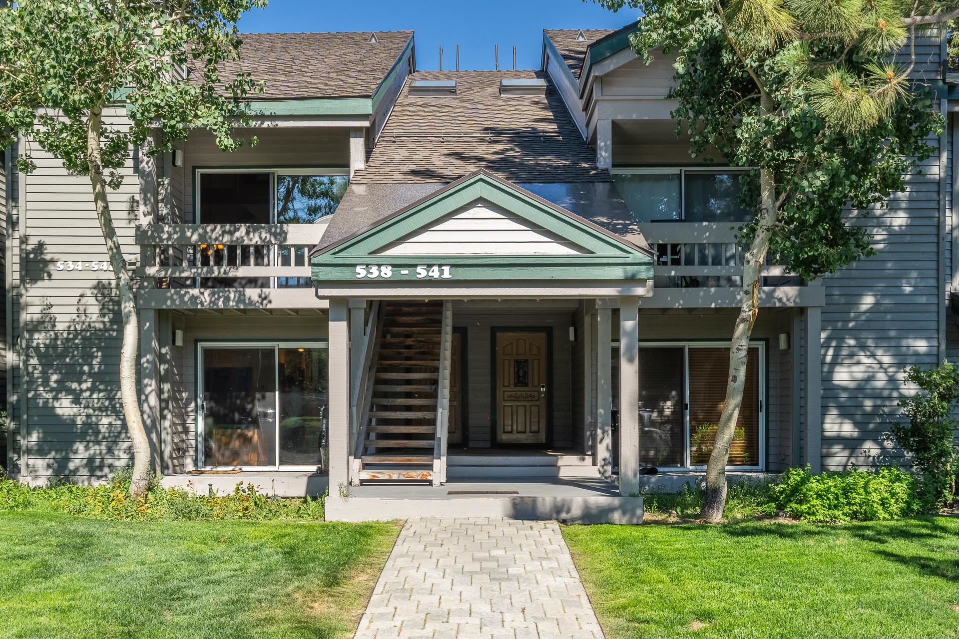 538 Golden Creek Road Unit: Snowcreek IV #538