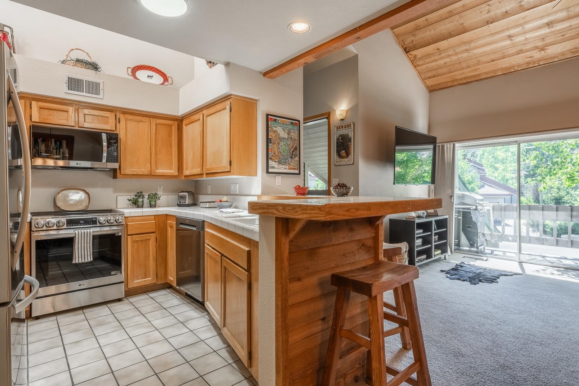 538 Golden Creek Road Unit: Snowcreek IV #538