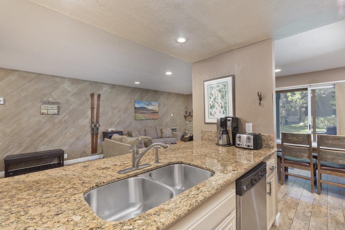 405 Snowcreek Unit: Snowcreek III