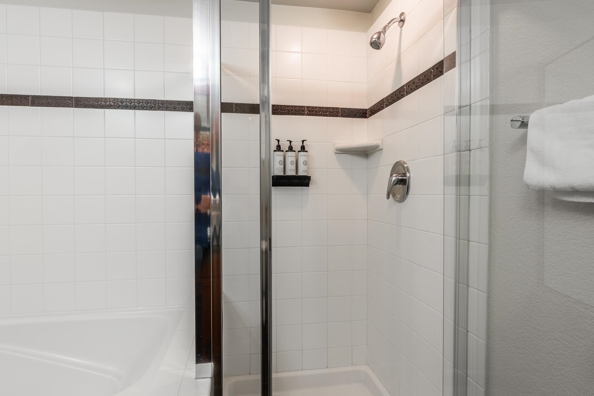 100 Canyon Blvd. #3303