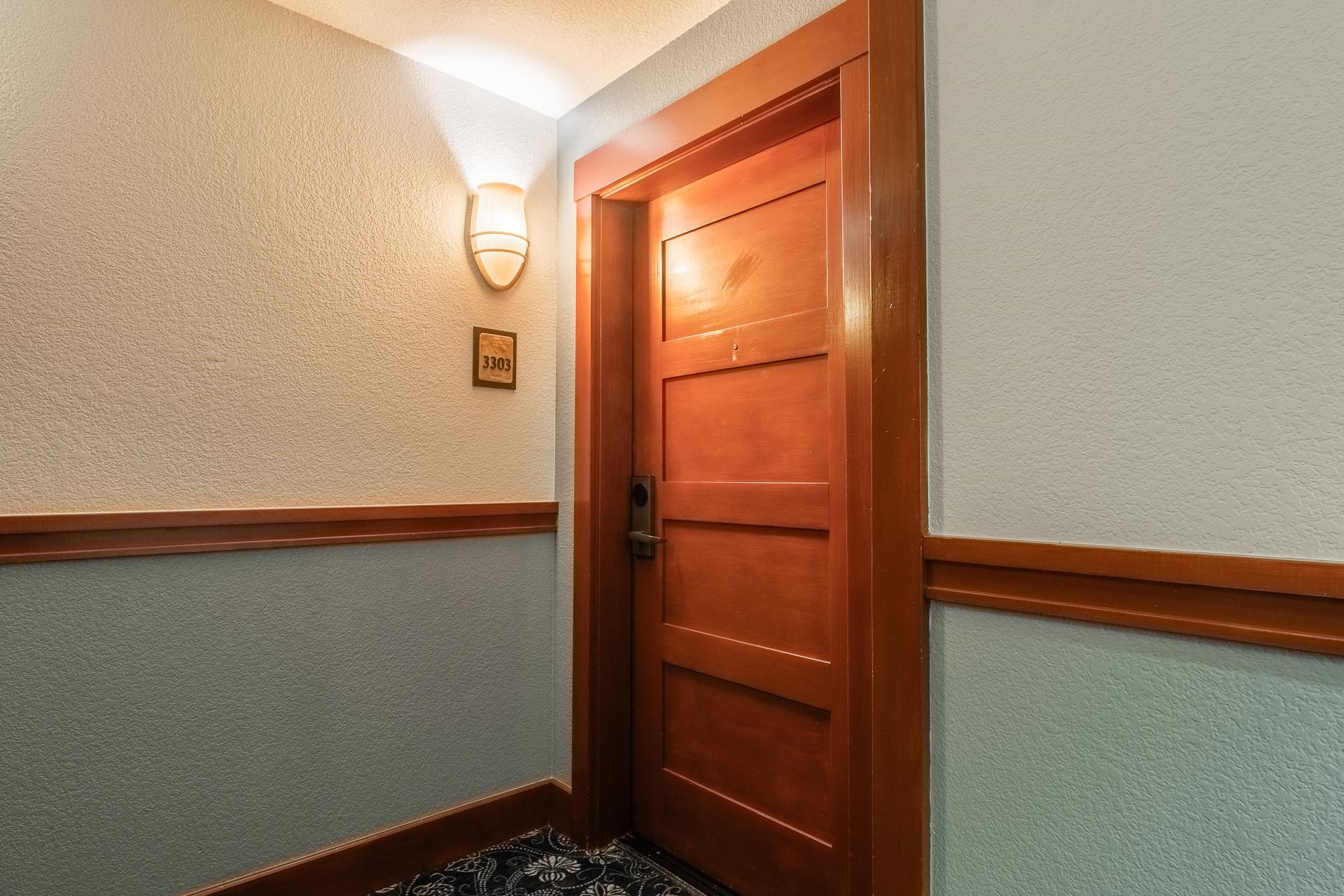 100 Canyon Blvd. #3303