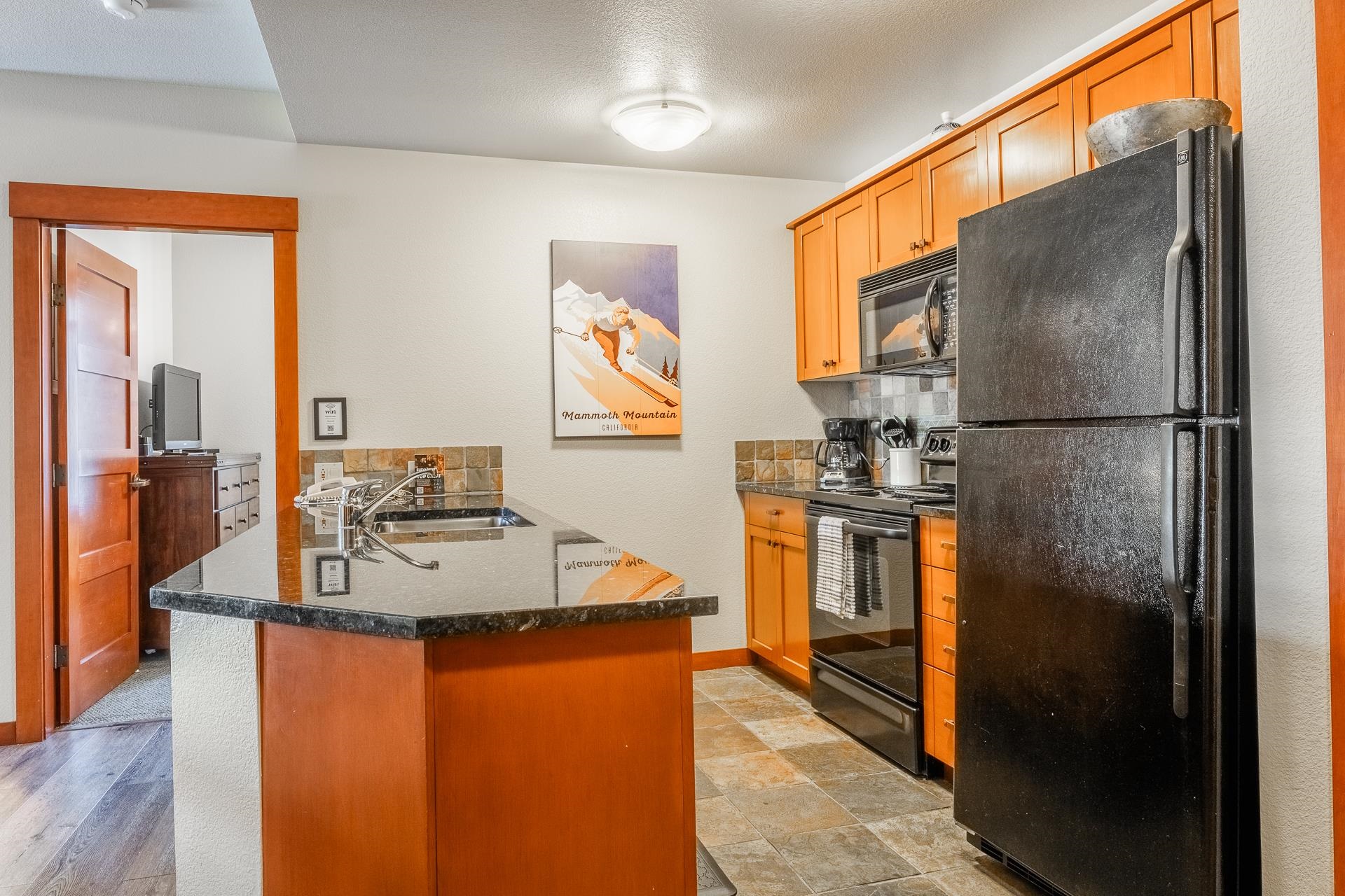 100 Canyon Blvd. #3303